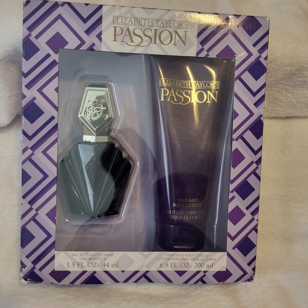 Elizabeth Taylor's Passion Perfume and Lotion Set - Picture 2 of 8